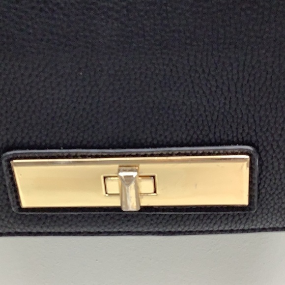 Madison west square black crossbody bag with gold chain Preowned - Picture 3 of 10